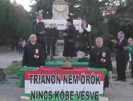 NK Trianon   Kétszázezer aláírás 0